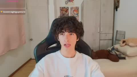 Snapshot of lucas_xo chatting on 04/17/26, 05:10 lucas_xo online show from 04/17/26, 05:10