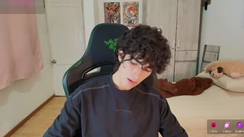 Snapshot of lucas_xo chatting on 04/17/26, 11:30 lucas_xo online show from 04/17/26, 11:30