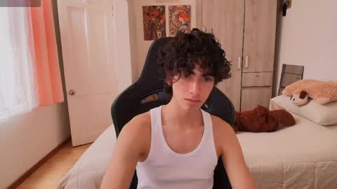 Snapshot of lucas_xo chatting on 04/18/26, 07:58 lucas_xo online show from 04/18/26, 07:58