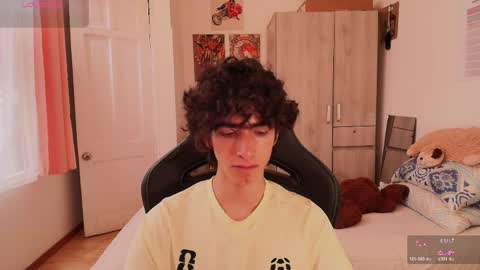 Snapshot of lucas_xo chatting on 04/25/26, 08:39 lucas_xo online show from 04/25/26, 08:39