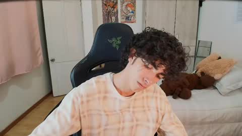 Snapshot of lucas_xo chatting on 05/11/26, 11:46 lucas_xo online show from 05/11/26, 11:46