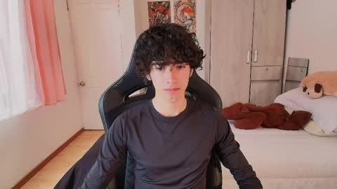 Snapshot of lucas_xo chatting on 05/17/26, 08:05 lucas_xo online show from 05/17/26, 08:05