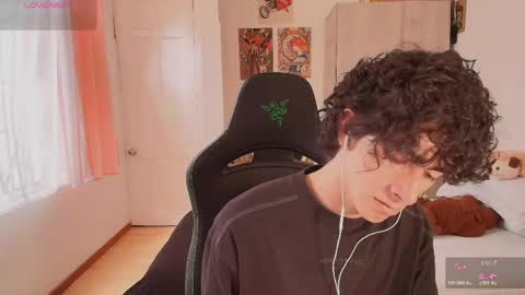 Snapshot of lucas_xo chatting on 05/19/26, 08:15 lucas_xo online show from 05/19/26, 08:15