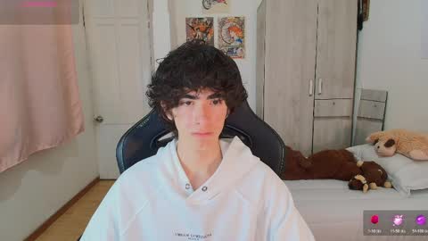 Snapshot of lucas_xo chatting on 05/22/26, 05:47 lucas_xo online show from 05/22/26, 05:47