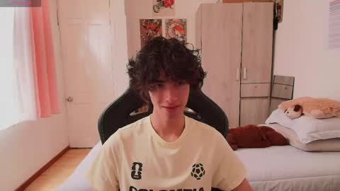Snapshot of lucas_xo chatting on 05/24/26, 06:46 lucas_xo online show from 05/24/26, 06:46