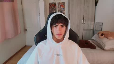 Snapshot of lucas_xo chatting on 05/26/26, 10:50 lucas_xo online show from 05/26/26, 10:50
