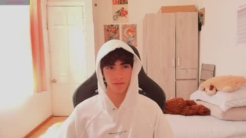 Snapshot of lucas_xo chatting on 05/27/26, 06:16 lucas_xo online show from 05/27/26, 06:16