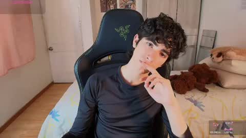 Snapshot of lucas_xo chatting on 05/30/26, 10:29 lucas_xo online show from 05/30/26, 10:29