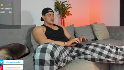 Snapshot of lucasanto_ chatting on 12/17/24, 04:23 LUCA SANTOS online show from 12/17/24, 04:23