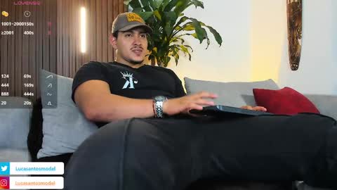 Snapshot of lucasanto_ chatting on 05/13/26, 04:10 LUCA SANTOS online show from 05/13/26, 04:10