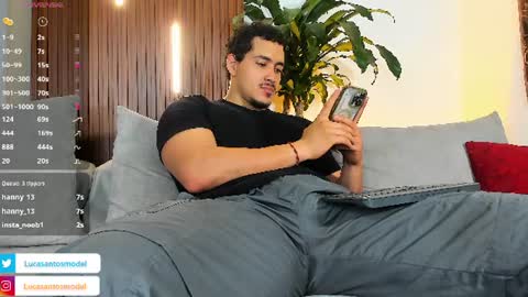 Snapshot of lucasanto_ chatting on 06/19/26, 04:39 LUCA SANTOS online show from 06/19/26, 04:39