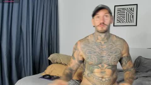 Snapshot of lucasexclusive chatting on 12/22/25, 05:15 lucasexclusive online show from 12/22/25, 05:15