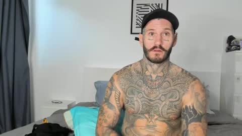 Snapshot of lucasexclusive chatting on 04/15/26, 10:22 lucasexclusive online show from 04/15/26, 10:22