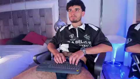 Snapshot of lucasthomson_ chatting on 07/21/26, 04:15 lucasthomson_ online show from 07/21/26, 04:15