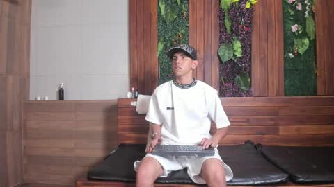 Snapshot of lucca_moreti chatting on 04/11/26, 03:44 Lucca Moreti online show from 04/11/26, 03:44