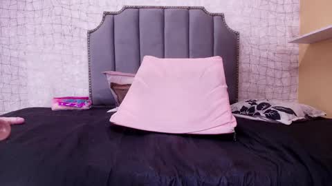 Snapshot of lucero_williams chatting on 03/06/25, 01:27 Lucero W online show from 03/06/25, 01:27