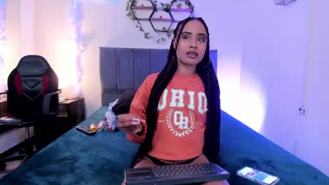 Snapshot of lucerop_ chatting on 04/10/26, 03:23 Lucero online show from 04/10/26, 03:23