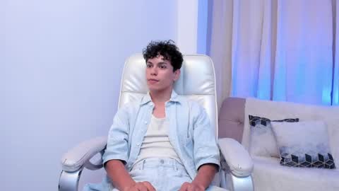 Snapshot of lucho6_9 chatting on 03/31/26, 04:02 Lucho online show from 03/31/26, 04:02