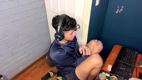 Felipe online show from 02/28/25, 01:37