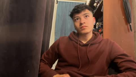 Snapshot of luchosaando chatting on 07/20/26, 03:32 Felipe online show from 07/20/26, 03:32