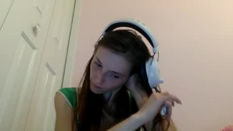 Snapshot of luci_layne chatting on 06/17/26, 07:59 Luci Layne online show from 06/17/26, 07:59