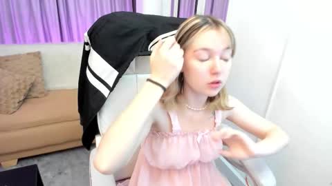 lucia_copper online show from 11/04/25, 12:04