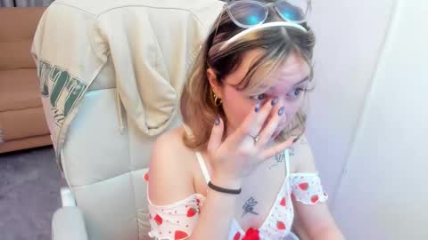 lucia_copper online show from 12/03/25, 11:52