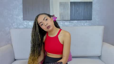 Snapshot of lucia_janne chatting on 06/06/26, 08:35 Lucla online show from 06/06/26, 08:35