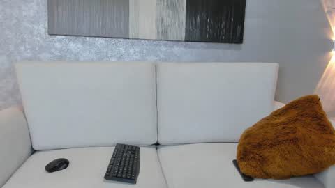 Snapshot of lucia_janne chatting on 06/23/26, 10:08 Lucla online show from 06/23/26, 10:08