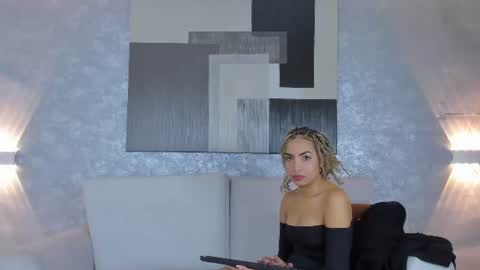Snapshot of lucia_janne chatting on 06/30/26, 10:22 Lucla online show from 06/30/26, 10:22