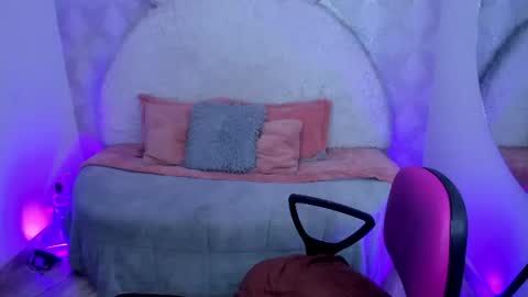Snapshot of lucia_janne chatting on 07/09/26, 09:30 Lucla online show from 07/09/26, 09:30