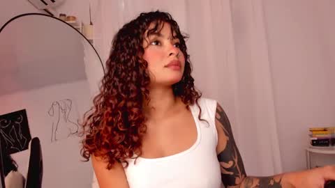 Lucia online show from 01/19/25, 05:39
