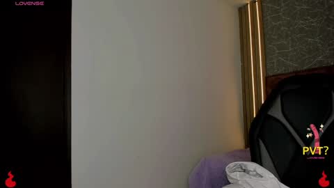 lucia star  online show from 02/04/25, 10:34