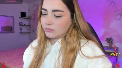 lucia star  online show from 02/12/25, 02:56