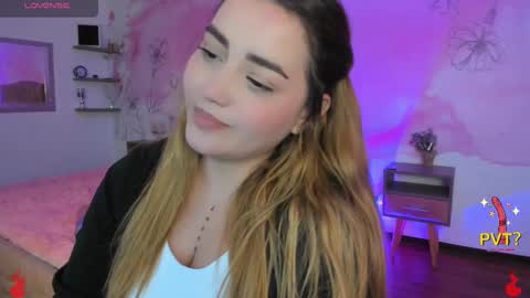 lucia star  online show from 02/13/25, 05:48