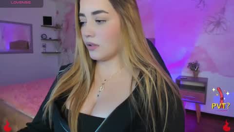 lucia star  online show from 02/16/25, 02:09