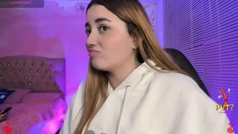 lucia star  online show from 02/18/25, 02:38