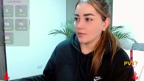 lucia star  online show from 10/19/25, 11:49