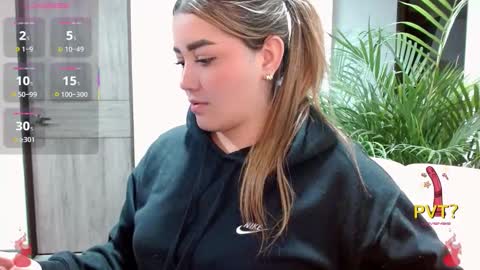 lucia star  online show from 11/07/25, 02:33