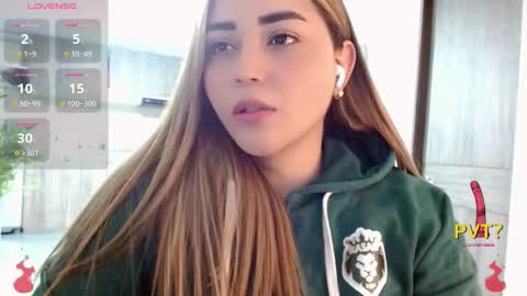 lucia star  online show from 11/24/25, 11:15