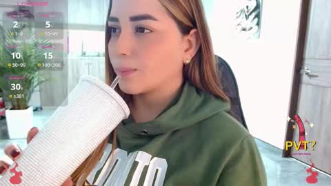 lucia star  online show from 12/02/25, 11:56