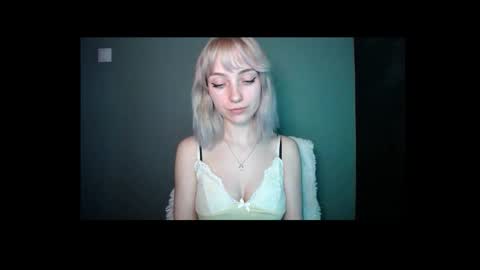 Snapshot of luciacam20 chatting on 03/19/26, 08:02 Lucy online show from 03/19/26, 08:02