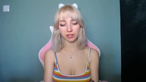 Snapshot of luciacam20 chatting on 03/24/26, 02:00 Lucy online show from 03/24/26, 02:00
