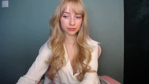 Snapshot of luciacam20 chatting on 04/13/26, 06:41 Lucy online show from 04/13/26, 06:41