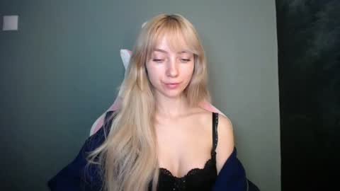 Snapshot of luciacam20 chatting on 04/15/26, 07:58 Lucy online show from 04/15/26, 07:58