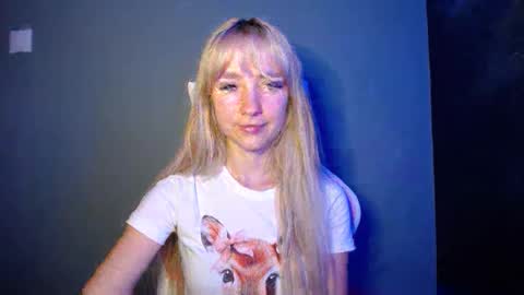 Snapshot of luciacam20 chatting on 05/31/26, 06:42 Lucy online show from 05/31/26, 06:42