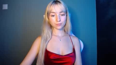 Snapshot of luciacam20 chatting on 06/07/26, 07:06 Lucy online show from 06/07/26, 07:06