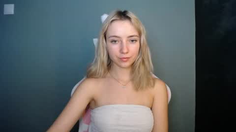 Snapshot of luciacam20 chatting on 07/07/26, 07:23 Lucy online show from 07/07/26, 07:23