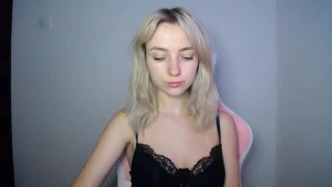 Snapshot of luciacam20 chatting on 07/12/26, 06:32 Lucy online show from 07/12/26, 06:32