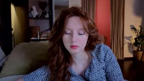 Snapshot of luciacoy chatting on 10/28/25, 06:21 Lucia online show from 10/28/25, 06:21